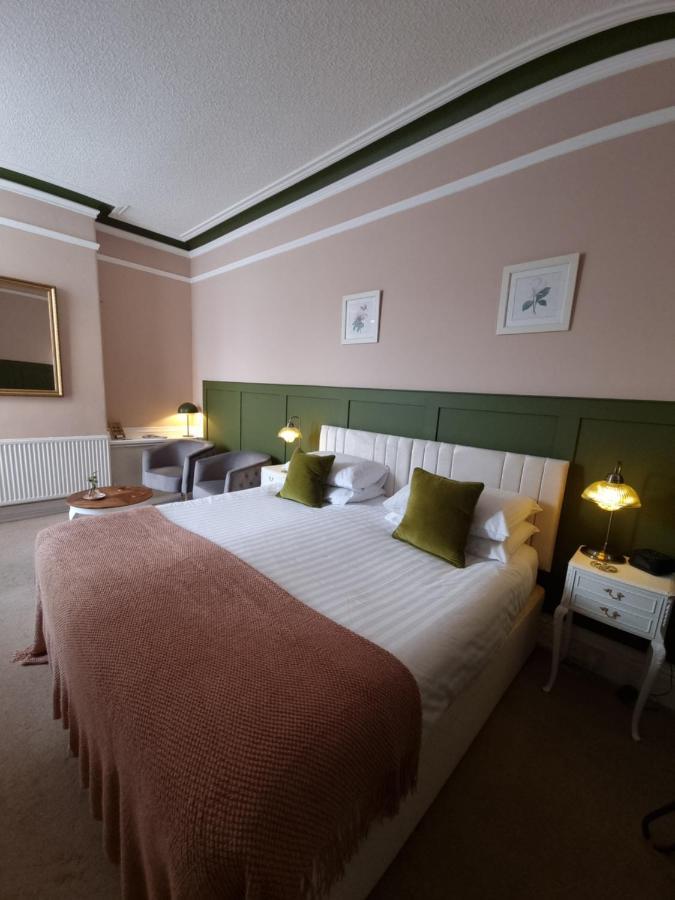The Cavendish Hotel Scarborough Bagian luar foto