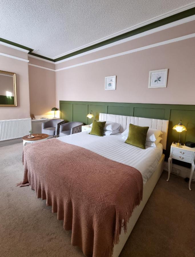 The Cavendish Hotel Scarborough Bagian luar foto