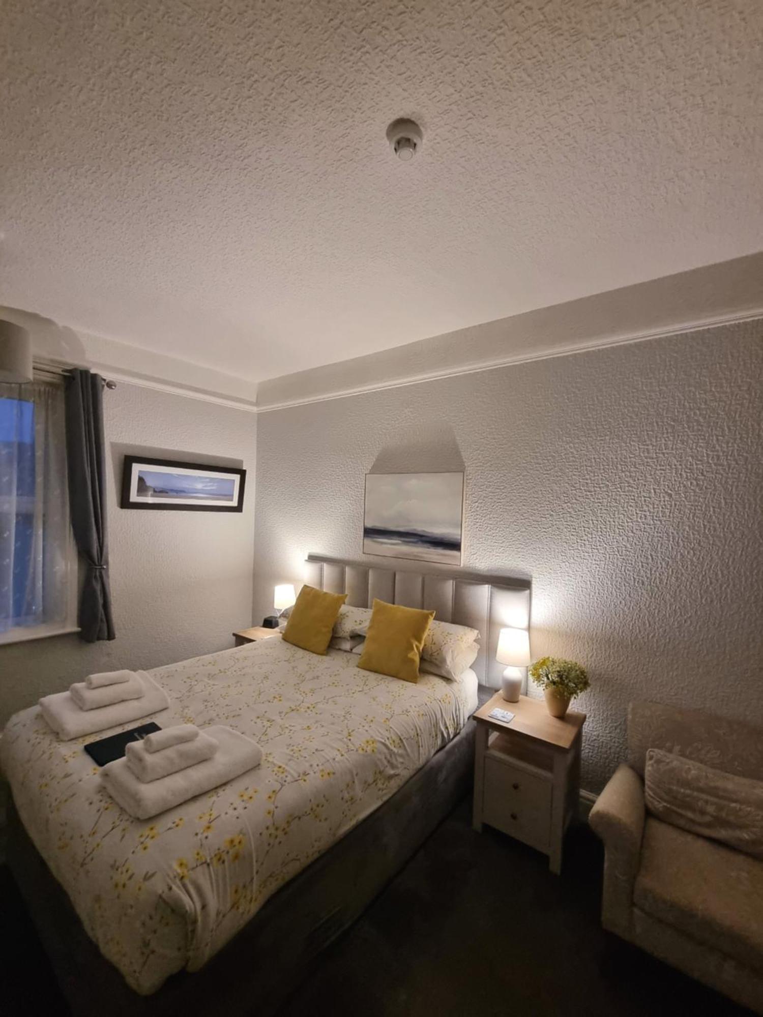 The Cavendish Hotel Scarborough Bagian luar foto