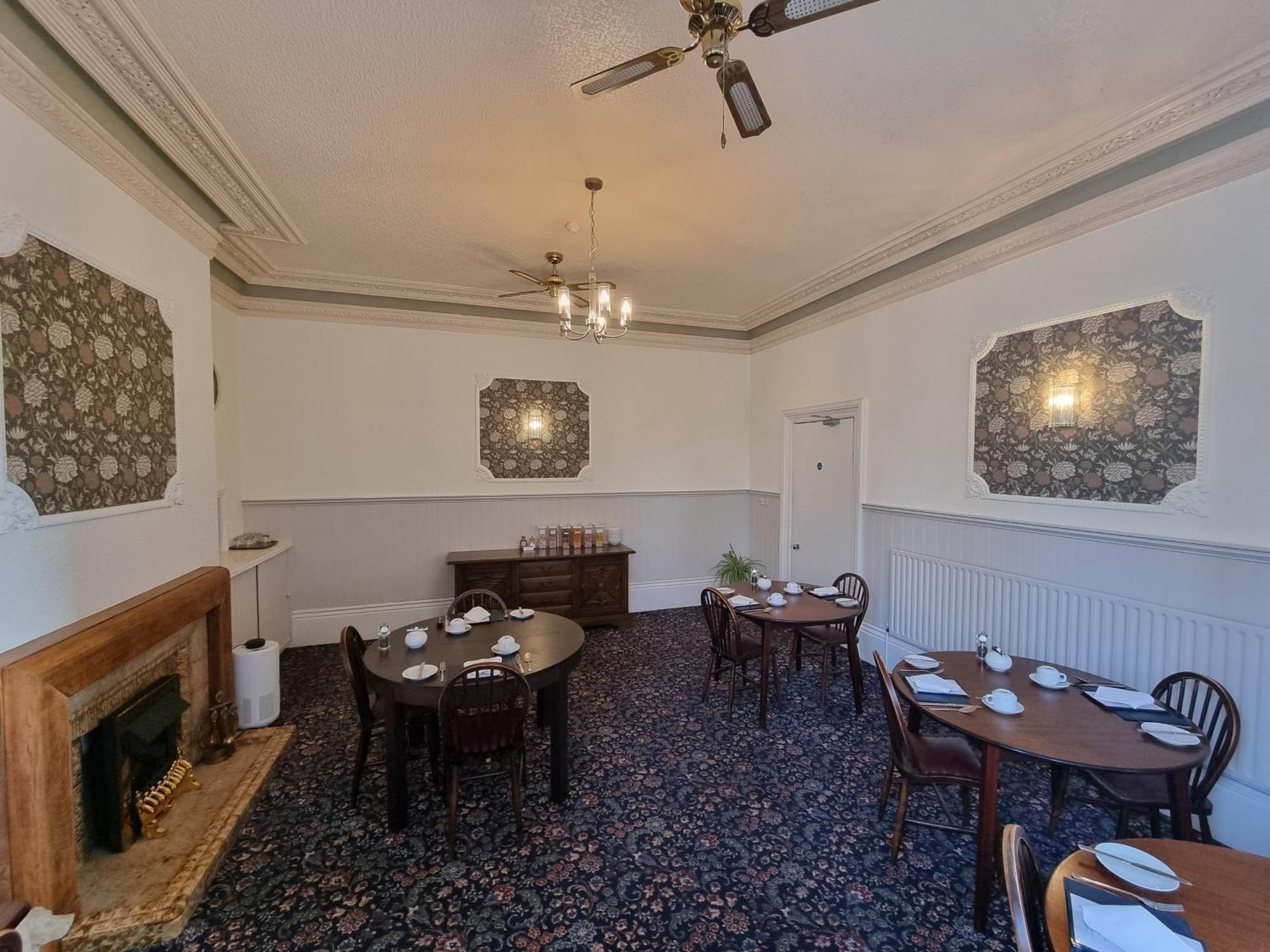 The Cavendish Hotel Scarborough Bagian luar foto