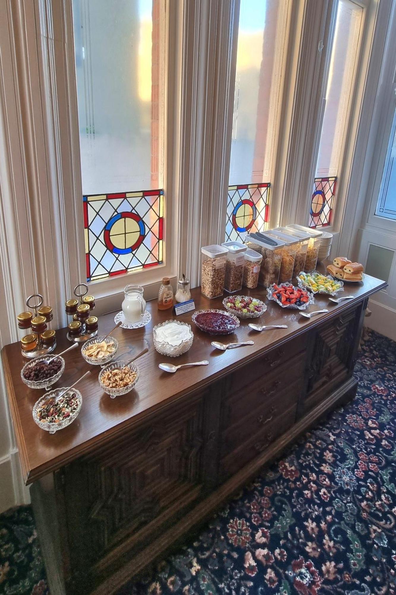 The Cavendish Hotel Scarborough Bagian luar foto