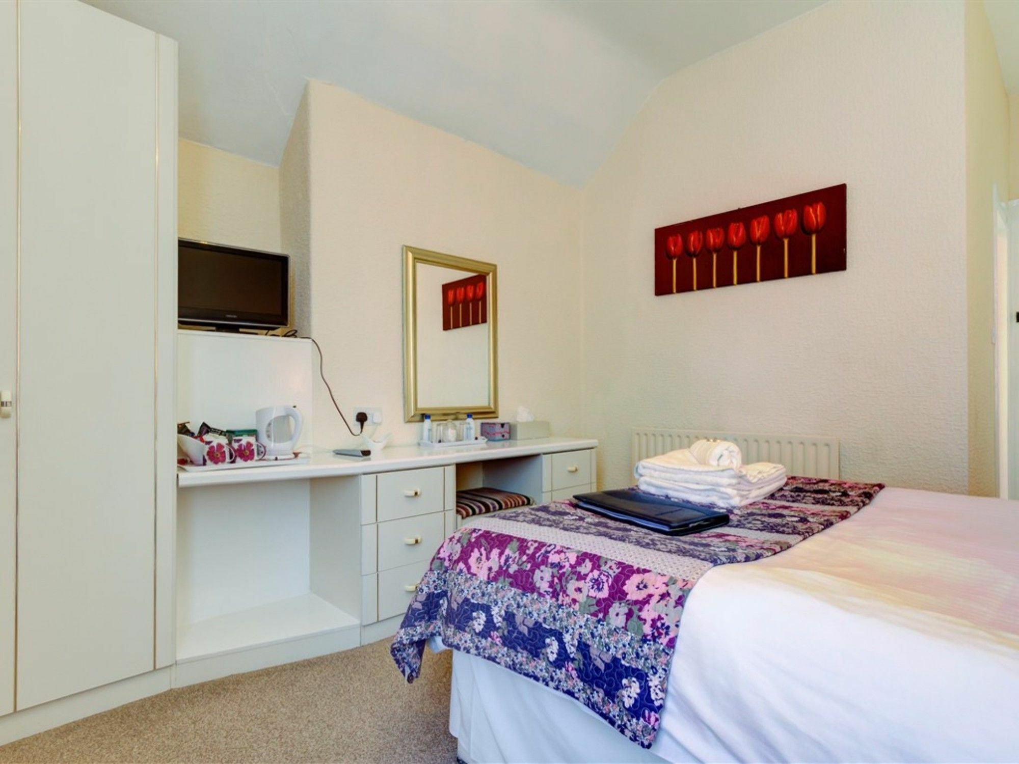 The Cavendish Hotel Scarborough Bagian luar foto